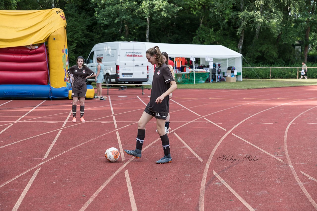 Bild 111 - Loewinnen-Cup